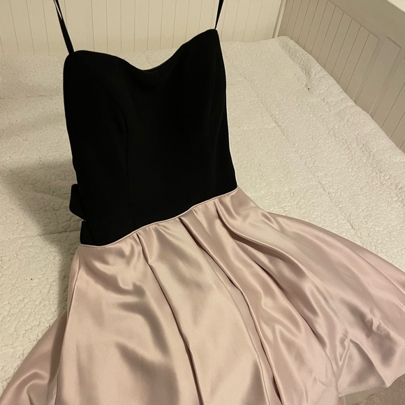 Black strapless top, champagne pink silk bottom. See through sides - Stunning. - Picture 4 of 9